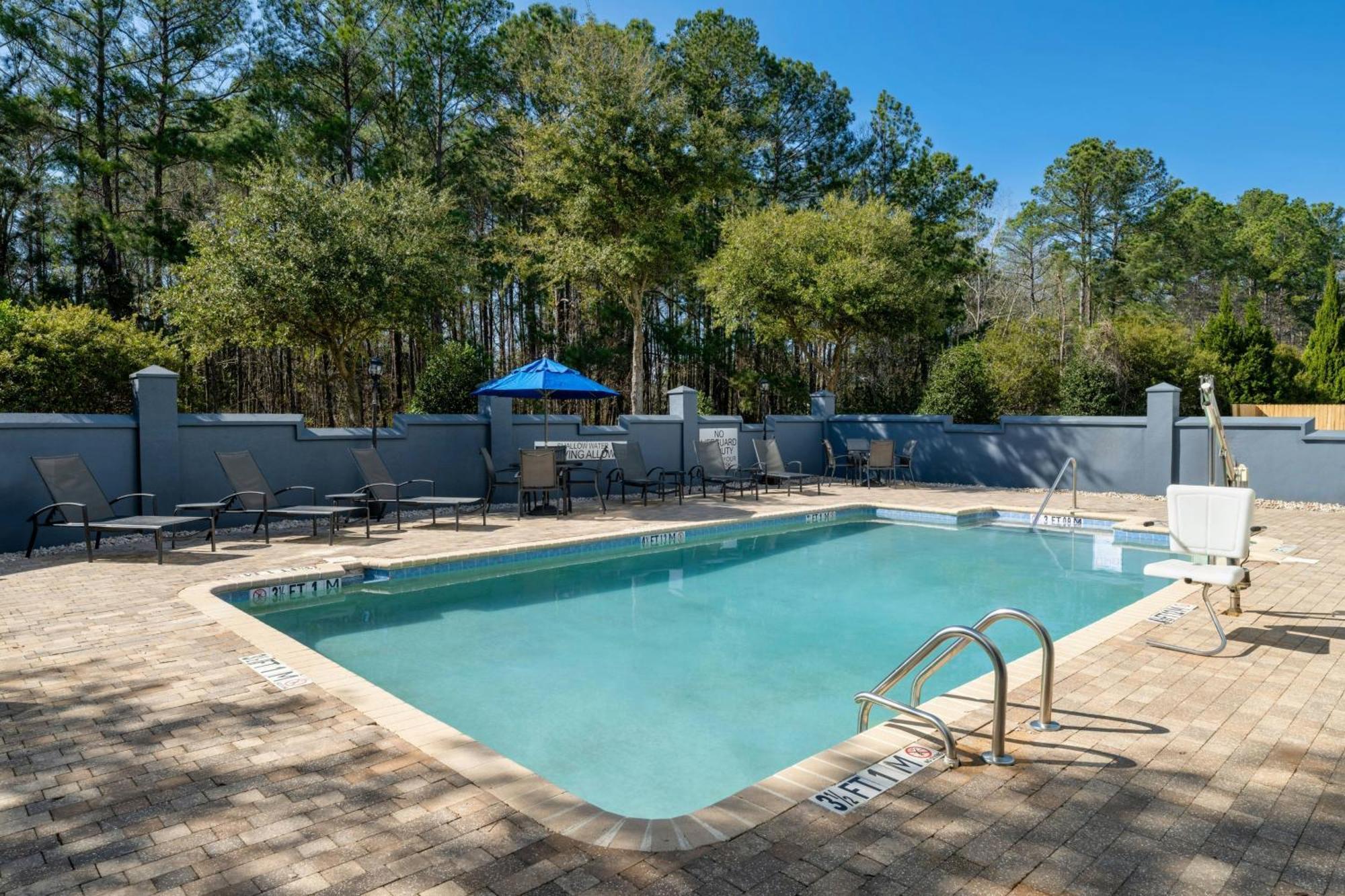 Fairfield Inn & Suites By Marriott Charleston North/Ashley Phosphate North Charleston Exterior photo